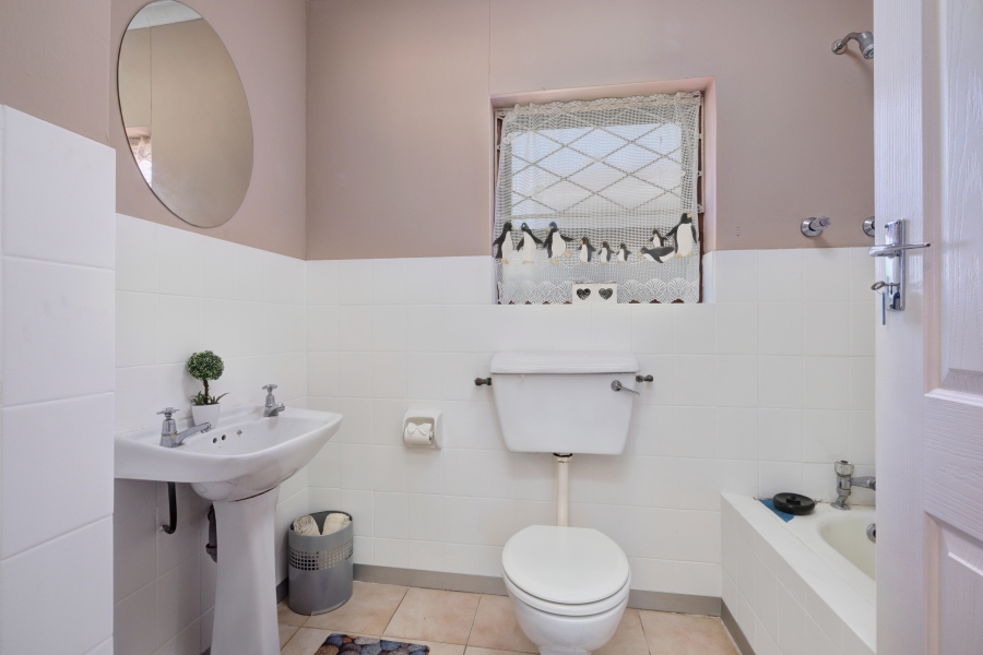 3 Bedroom Property for Sale in Rowallan Park Eastern Cape